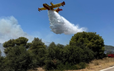 Φωτιά στο Σοφικό: Yπό μερικό έλεγχο η φωτιά στο Σοφικό- Τραυματίστηκε ο υποδιοικητής της Π.Υ. Κορίνθου