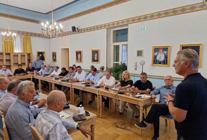 Σύσκεψη Εργασίας του Περιφερειάρχη με Δημάρχους – Νέο Place Brand και προγράμματα ανάπτυξης
