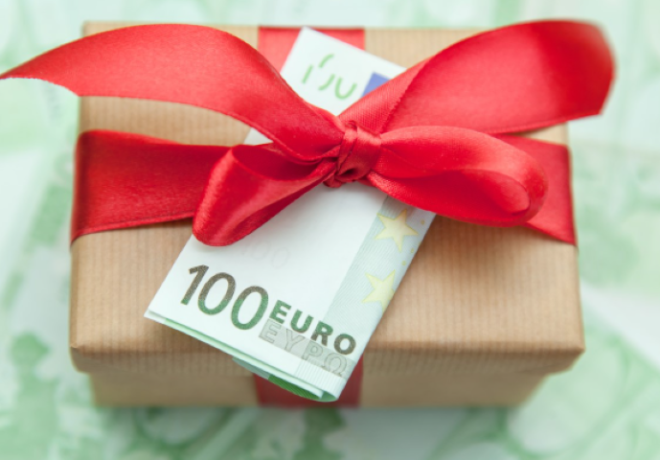 Επιθεώρηση Εργασίας: Ενημέρωση για το δώρο Χριστουγέννων. Τι ισχύει για τους μισθωτούς του ιδιωτικού τομέα