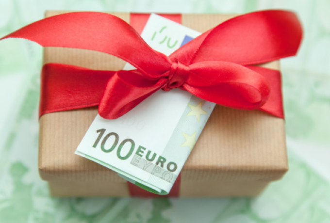 Επιθεώρηση Εργασίας: Ενημέρωση για το δώρο Χριστουγέννων. Τι ισχύει για τους μισθωτούς του ιδιωτικού τομέα