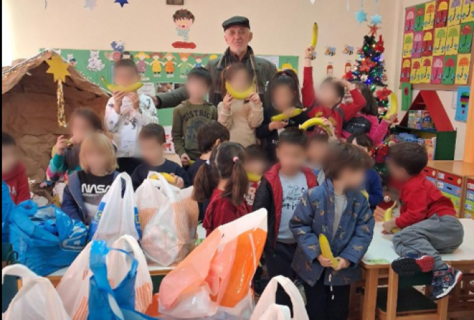 Μια ζεστή πράξη αγάπης από το 6ο Νηπιαγωγείο Κιάτου προς το Κοινωνικό Παντοπωλείο του Δήμου Σικυωνίων