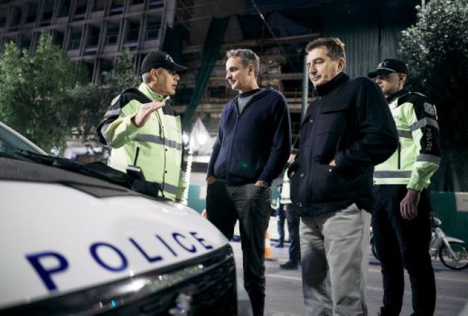 Εντατικοί έλεγχοι αλκοτέστ στο κέντρο της Αθήνας – Παρουσία του Πρωθυπουργού Κυριάκου Μητσοτάκη