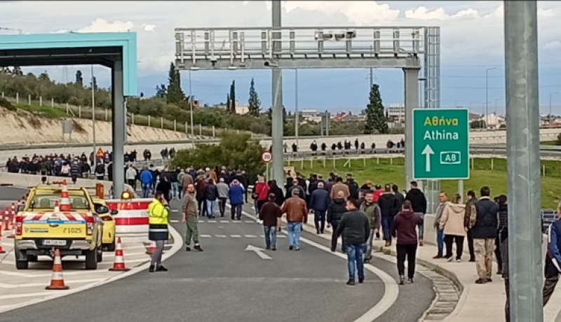 Επιχείρηση «διαίρει και βασίλευε» από την κυβέρνηση – Διασπαστικές κινήσεις στα μπλόκα και διαγραφές στην Κορινθία