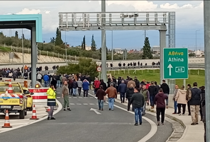 Επιχείρηση «διαίρει και βασίλευε» από την κυβέρνηση – Διασπαστικές κινήσεις στα μπλόκα και διαγραφές στην Κορινθία