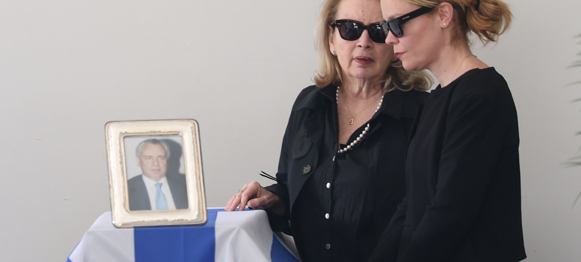 “Στον καλύτερο μπαμπά και παππού του κόσμου”: Το τελευταίο αντίο στον Αναστάση Παπαληγούρα - Συντετριμμένη η κόρη του, Λένα