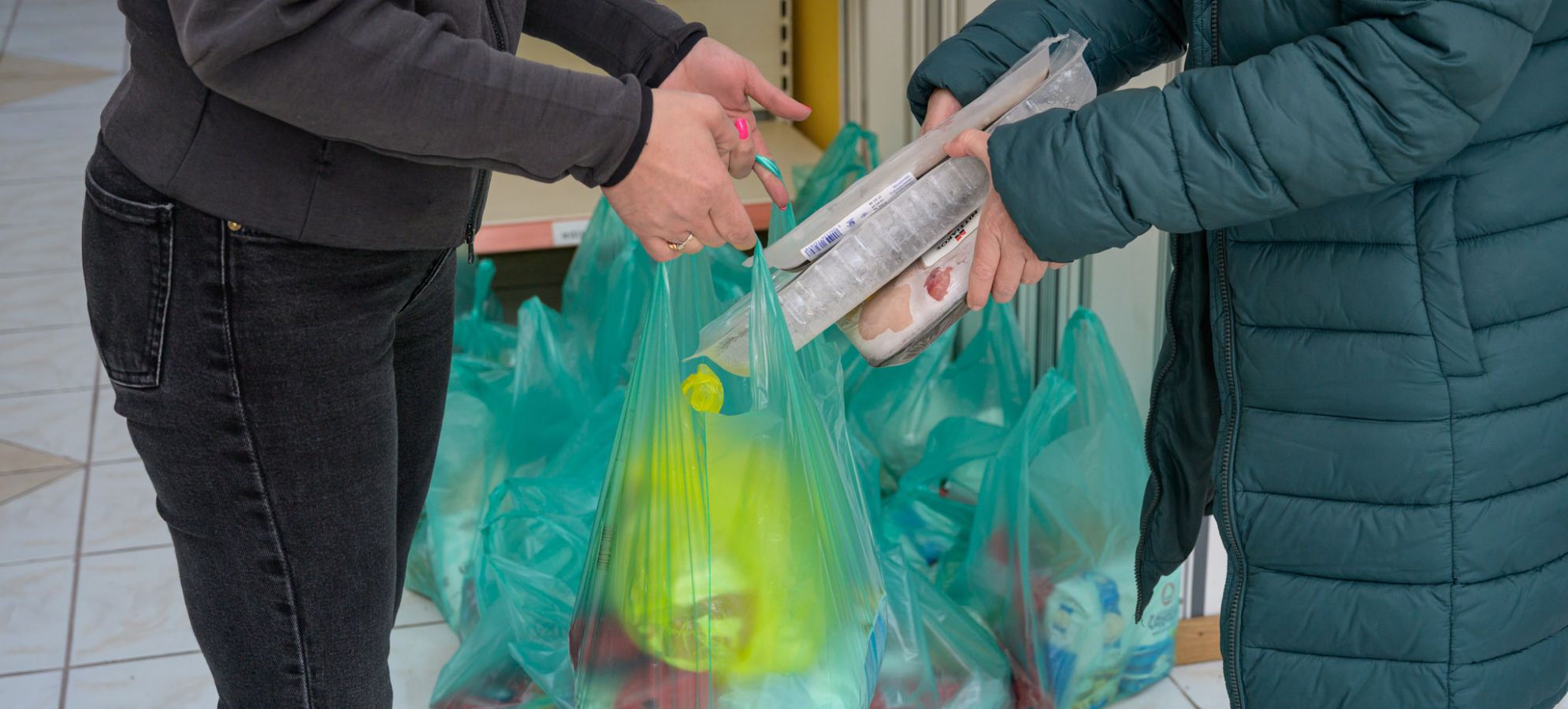 Δήμος Σικυωνίων: Πασχαλινή διανομή τροφίμων από το Κοινωνικό Παντοπωλείο