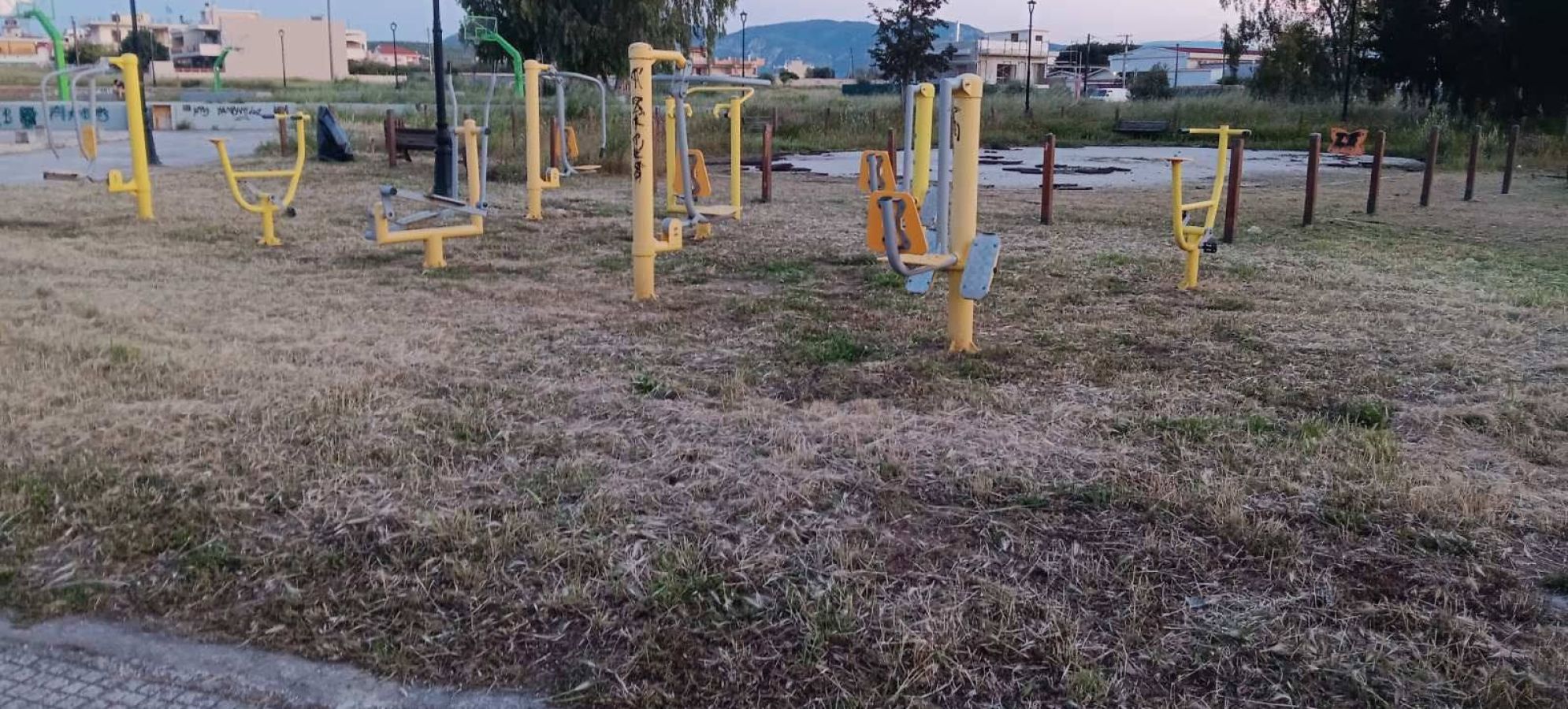 Καθαρισμοί στο πάρκο εισόδου της Καλλιθέας Κορίνθου ενόψει αντιπυρικής περιόδου – Έκκληση προς τους κατοίκους