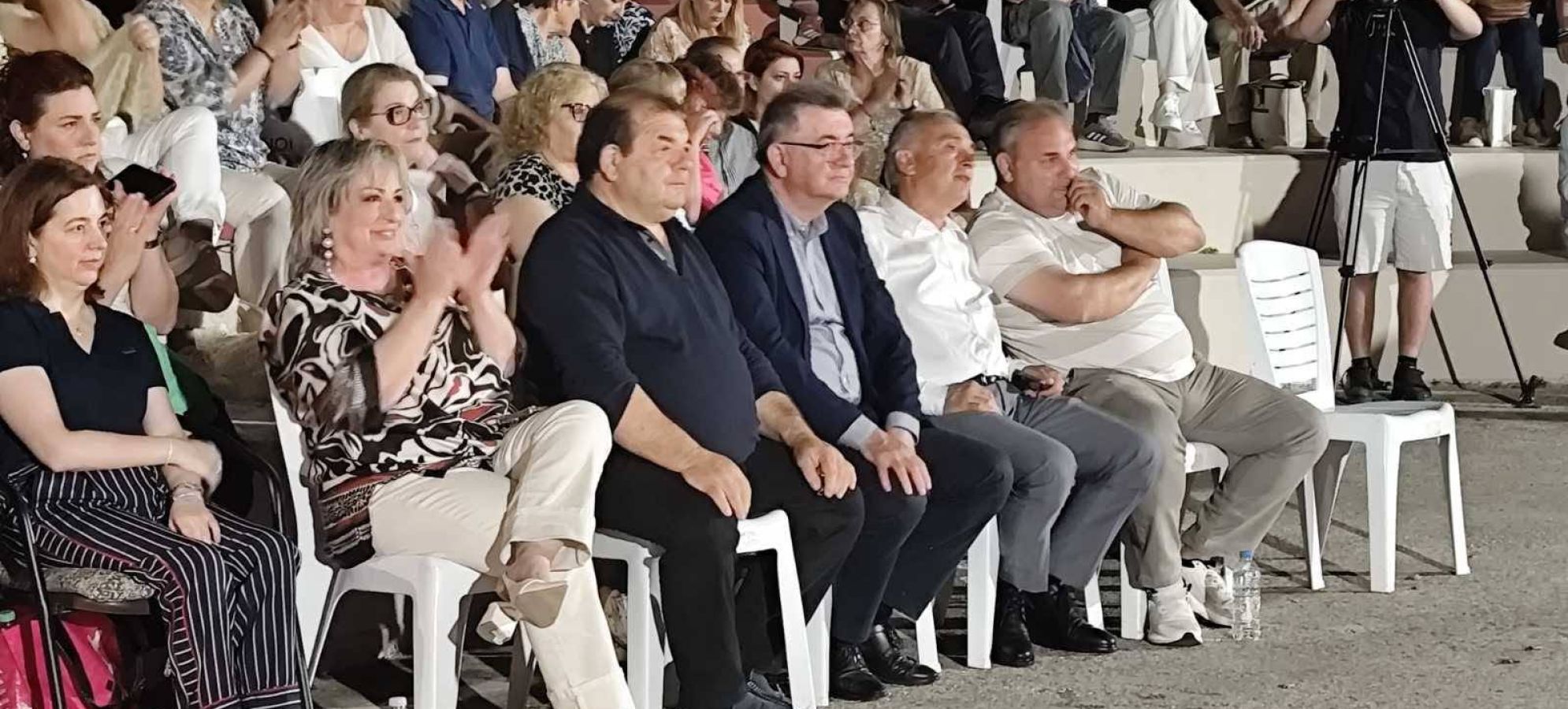 Κλένια: Κατάμεστο το θέατρο στη μεγάλη μουσική βραδιά των ΚΑΠΗ Δήμου Κορινθίων