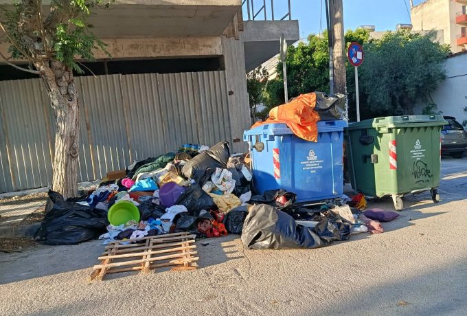 Λουτράκι: Άμεση απομάκρυνση παράνομων απορριμμάτων από τρία σημεία της πόλης – Παρέμβαση της Υπηρεσίας Καθαριότητας