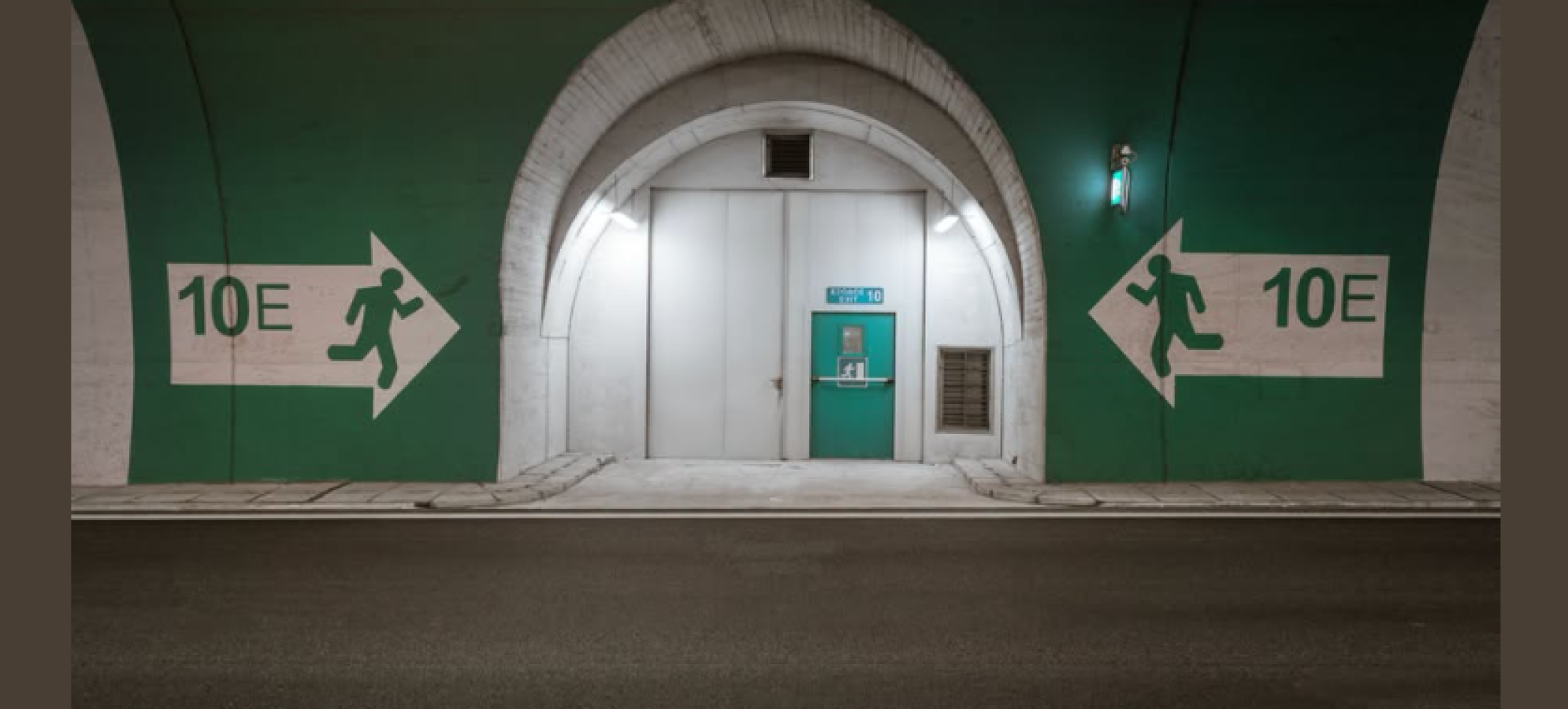 Τι κρύβεται πίσω από τις πόρτες διαφυγής στις σήραγγες της Ολυμπίας Οδού;