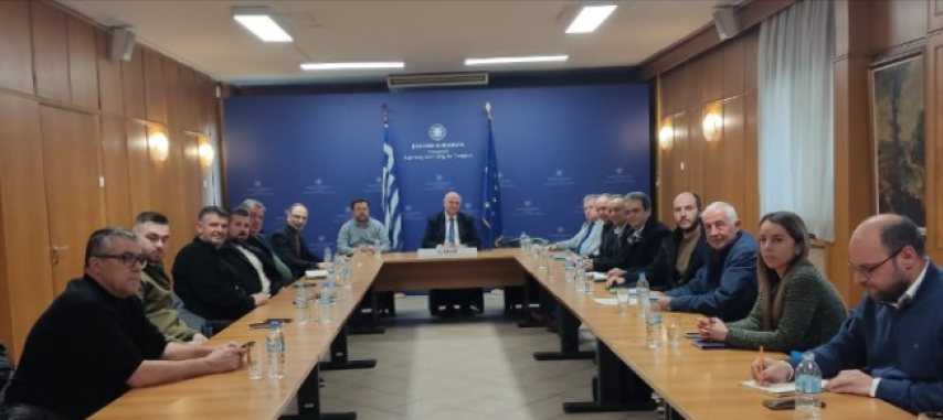 Συνάντηση του ΥπΑΑΤ, Κώστα Τσιάρα, με εκπροσώπους αγροτικών συλλόγων - Στήριξη της παραγωγής και στοχευμένες παρεμβάσεις
