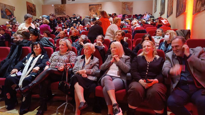 DIMOTIKOTHEATRO KAPI