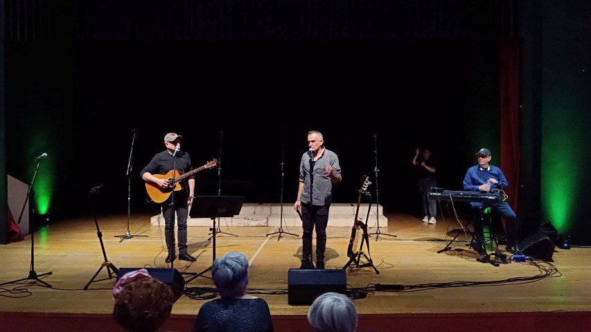 DIMOTIKOTHEATRO KAPI2