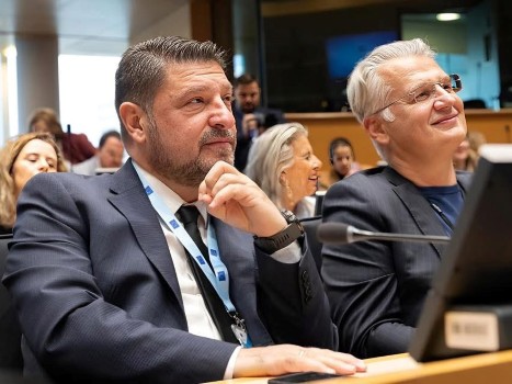 Olomeleias tis Evropaikis Epitropis ton Perifereion 5