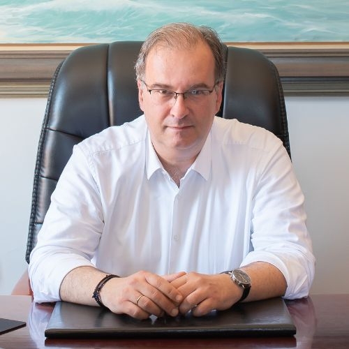 Βλάσης Τσιώτος |  Αυστηρή απάντηση  σε Καραβά : Απειρία-Ανευθυνότητα- Λαϊκισμός