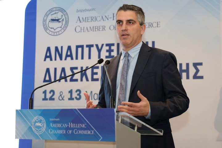 Ο Υφυπουργός Οικονομικών Χρίστος Δήμας από την Κρήτη τόνισε πως το ελληνικό ΑΕΠ μεγαλώνει χρόνο με τον χρόνο