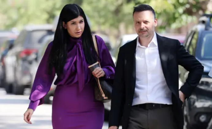  Στον γάμο του Χάρη Δούκα θα σπάσει ο «πάγος» με τον Ανδρουλάκη