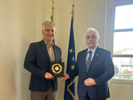 Ενίσχυση συνεργασίας της Περιφέρειας Πελοποννήσου με τον Ελληνικό Ερυθρό Σταυρό