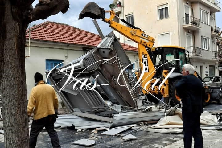 "Ξεριζώθηκαν"  τα εγκαταλειμμένα περίπτερα της πόλης | Γιατί “εξαφανίζονται”;