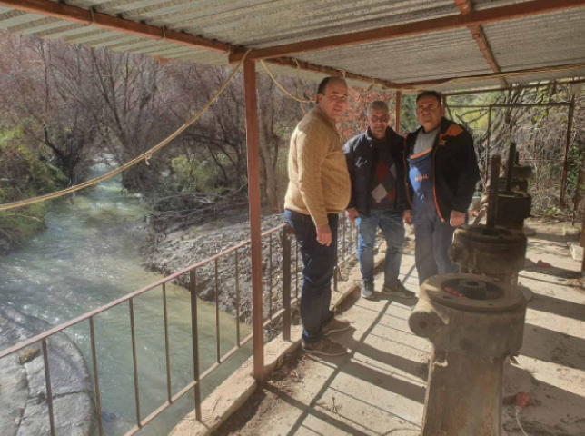 Αυτοψία στον καθαρισμό της αρδευτικής διώρυγας ΑΟΣΑΚ από τον Αντιπεριφερειάρχη Κορινθίας