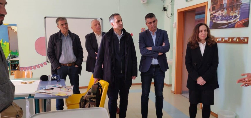 Παραλαβή νέου τεχνολογικού εξοπλισμού από τη Nova στο Ειδικό σχολείο, παρουσία  του Υφυπουργού Χρίστου Δήμα 