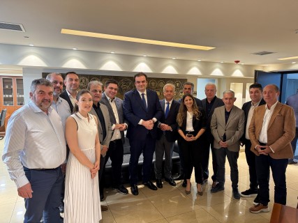Ο Κυριάκος Πιερρακάκης  συνομίλησε με τους εκπροσώπους επιμελητηρίων από όλη την Ελλάδα στη συνεδρίαση της ΚΕΕΕ