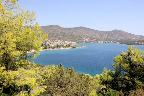 Επίσκεψη του Δημάρχου Κορινθίων Νίκου Σταυρέλη στον Κόρφο – Νέα έργα και παρεμβάσεις στον οικισμό