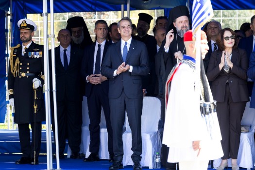 Θεσσαλονίκη: Ο Κυριάκος Μητσοτάκης στην εντυπωσιακή στρατιωτική παρέλαση της 28ης Οκτωβρίου