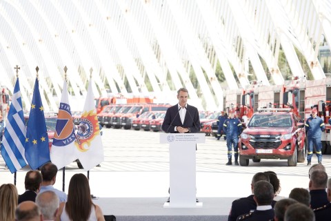 Παραδόθηκαν 164 νέα πυροσβεστικά οχήματα – Πρωθυπουργός: «Ριζική ανανέωση του στόλου με το πρόγραμμα ΑΙΓΙΣ»
