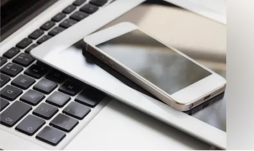 Επιδότηση tablet - laptop: Πότε ξεκινά η υποβολή αιτήσεων - Οι δικαιούχοι του voucher