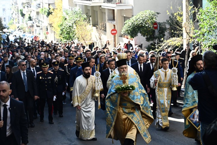 𝚺𝛕𝛈 𝚫𝛆𝛏𝛂𝛍𝛆𝛎ή 𝛄𝛊𝛂 𝛕𝛂 𝚯𝛆𝛐𝛗ά𝛎𝛊𝛂 𝛐 𝚱𝛖𝛒𝛊ά𝛋𝛐ς 𝚳𝛈𝛕𝛔𝛐𝛕ά𝛋𝛈ς: «𝚽ά𝛒𝛐ς 𝛔𝛕𝛂𝛉𝛆𝛒ό𝛕𝛈𝛕𝛂ς 𝛈 𝚬𝛌𝛌ά𝛅𝛂 𝛔𝛆 έ𝛎𝛂𝛎 𝛂𝛔𝛕𝛂𝛉ή 𝛋ό𝛔𝛍𝛐»