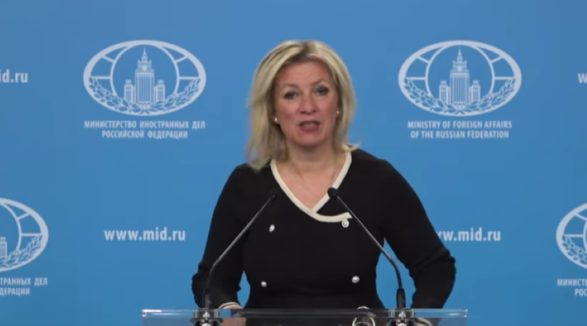 Mόσχα: Η στιγμή που δίνουν εντολή στη Ζαχάροβα να μη μιλήσει για τον διηπειρωτικό πύραυλο