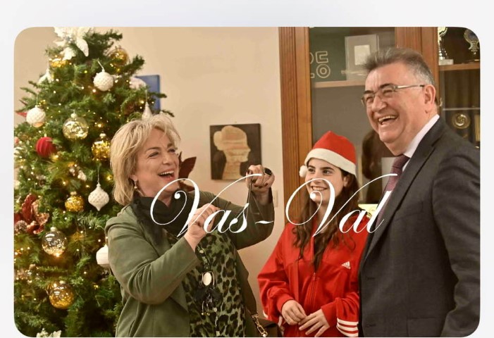 Η Αντιδήμαρχος Οικονομικών , Τέτα Μπονάτσου τα "έψαλλε" στο δήμαρχο Σταυρέλη 