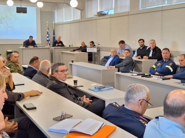 Διευρυμένη σύσκεψη για πλημμύρες και χιονοπτώσεις στην Τρίπολη υπό τον Υπουργό Βασίλη Κικίλια και τον Περιφερειάρχη Δημήτρη Πτωχό