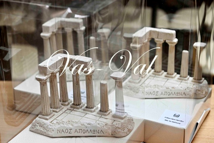 21 εκπρόσωποι πρεσβειών από όλο τον κόσμο επισκέφτηκαν τον δήμαρχο Κορινθίων