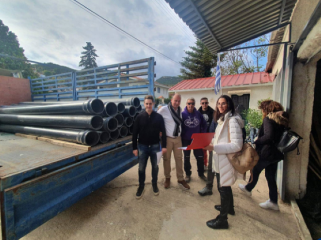 Περιφέρεια Πελοποννήσου | Παράδοση υλικών άρδευσης στο Ζεμενό του Δήμου Ξυλοκάστρου